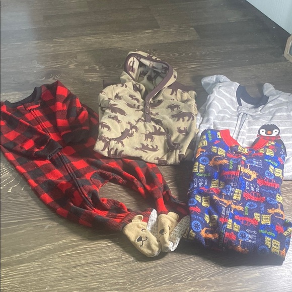 4 sets pajamas boys 12 moths excellent   Condition - Picture 1 of 1